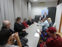 Snimak sastanka Upravnog odbora i članova koji su dobili laptope