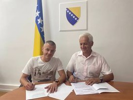 Direktor Fonda za profesionalnu rehabilitaciju i zapošljavanje osoba sa invaliditetom  Riad Kremić i direktor Udruženja slijepih Kantona Sarajevo potpisali Sporazum o sufinansiranju Konferencije o značaju asisitivnih tehnologija